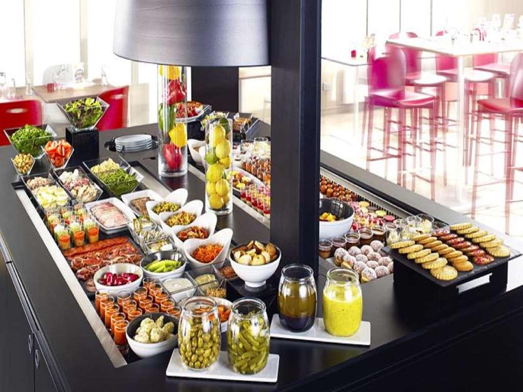 Kyriad Tarbes Bastillac Restaurang bild