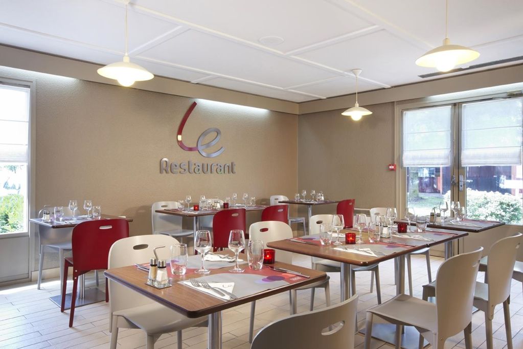 Kyriad Tarbes Bastillac Restaurang bild