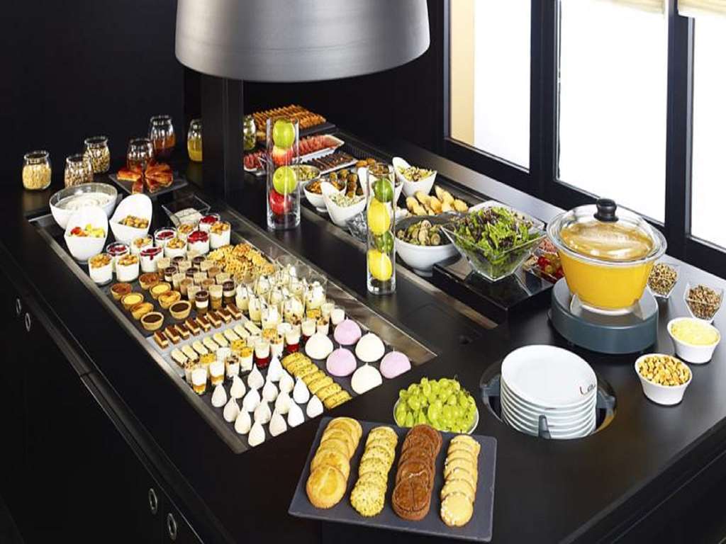 Kyriad Tarbes Bastillac Restaurang bild