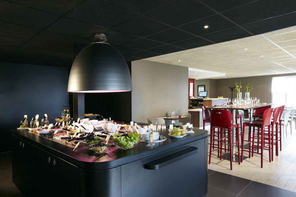 Kyriad Tarbes Bastillac Exteriör bild